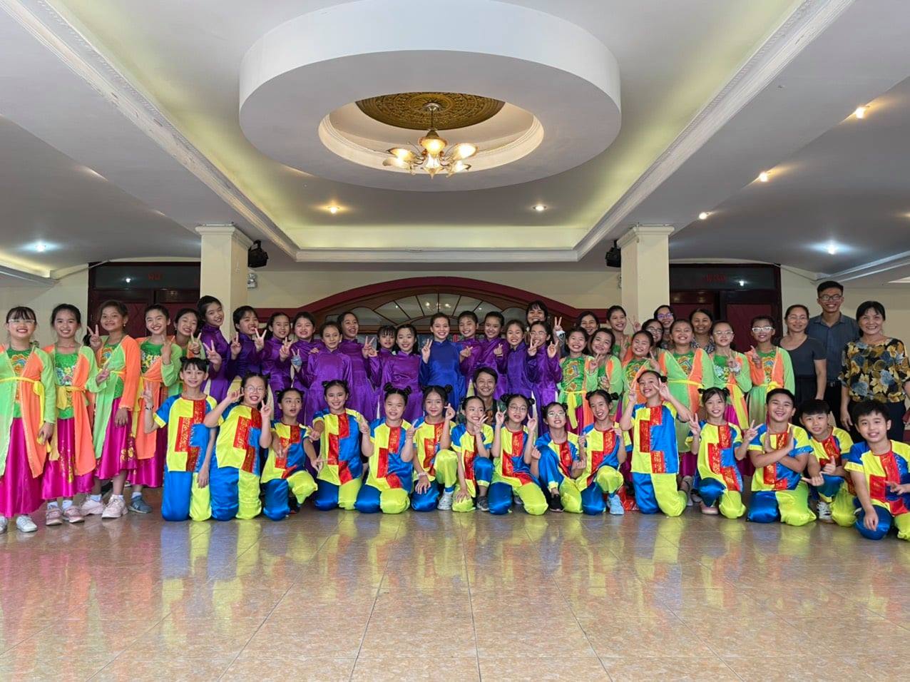 Dàn Dựng - Trường Học